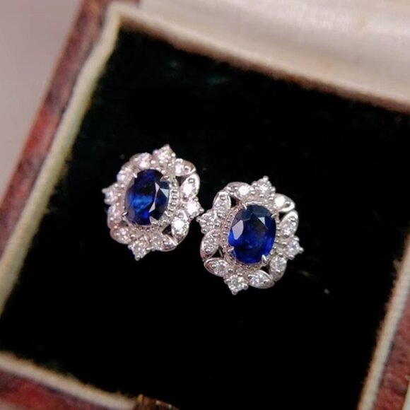 NEW 18k White Gold Blue Sapphire Diamond Earrings Small Stud Earrings - Picture 2 of 5